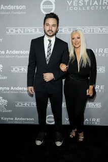 Christina Aguilera feet photo thumbnail