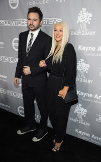 Christina Aguilera feet photo thumbnail