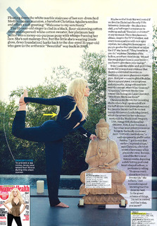 Christina Aguilera feet photo thumbnail