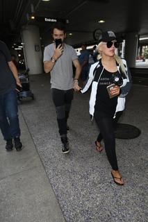 Christina Aguilera feet photo thumbnail