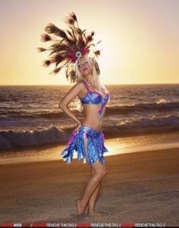 Christina Aguilera feet photo thumbnail
