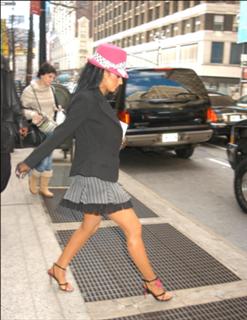Christina Aguilera feet photo thumbnail