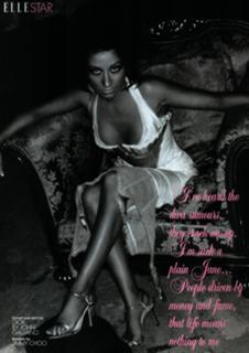 Christina Aguilera feet photo thumbnail