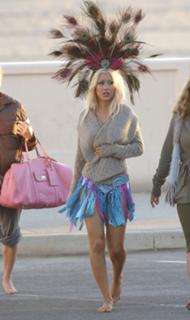 Christina Aguilera feet photo thumbnail
