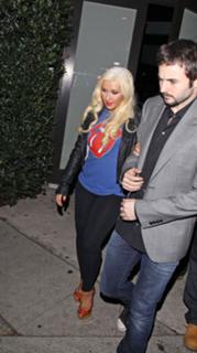 Christina Aguilera feet photo thumbnail