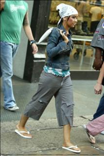 Christina Aguilera feet photo thumbnail