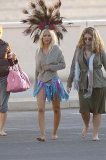 Christina Aguilera feet photo thumbnail