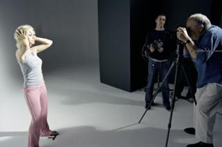 Christina Aguilera feet photo thumbnail