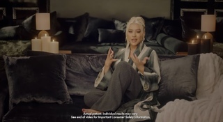 Christina Aguilera feet photo thumbnail