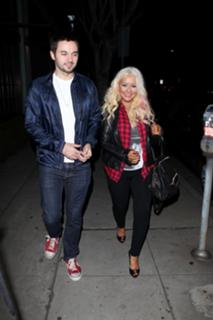 Christina Aguilera feet photo thumbnail