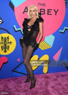 Christina Aguilera feet photo 6