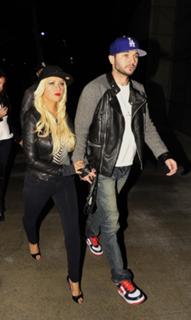 Christina Aguilera feet photo thumbnail