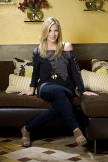 Christina Applegate feet photo thumbnail