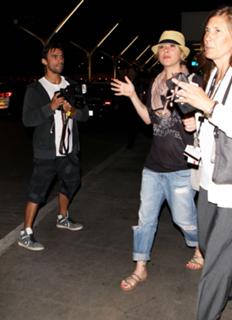 Christina Applegate feet photo thumbnail