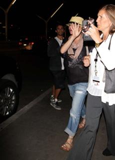 Christina Applegate feet photo thumbnail