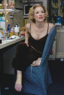 Christina Applegate feet photo thumbnail