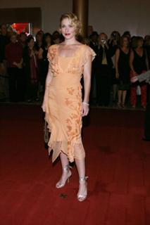 Christina Applegate feet photo thumbnail