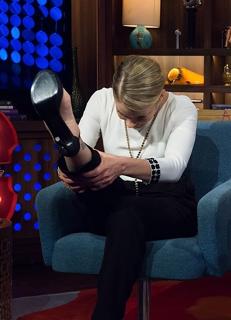 Christina Applegate feet photo thumbnail