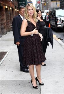 Christina Applegate feet photo thumbnail
