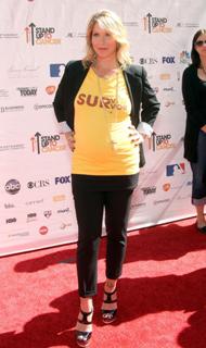 Christina Applegate feet photo thumbnail