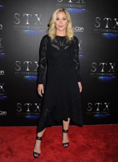 Christina Applegate feet photo thumbnail