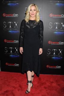 Christina Applegate feet photo thumbnail