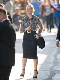 Christina Applegate feet photo thumbnail