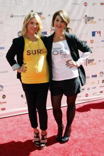 Christina Applegate feet photo thumbnail