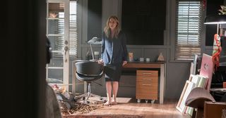 Christina Applegate feet photo thumbnail