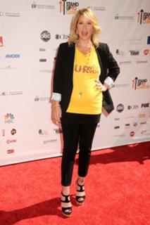 Christina Applegate feet photo thumbnail