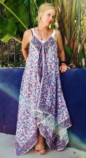 Christina Applegate feet photo thumbnail