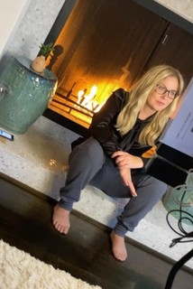 Christina Applegate feet photo thumbnail