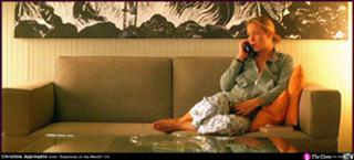 Christina Applegate feet photo thumbnail