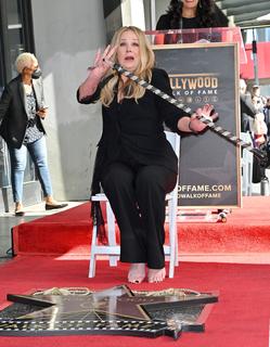 Christina Applegate feet photo thumbnail