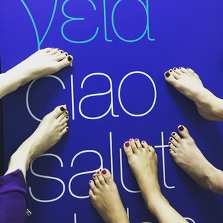 Christina Bompa feet photo thumbnail