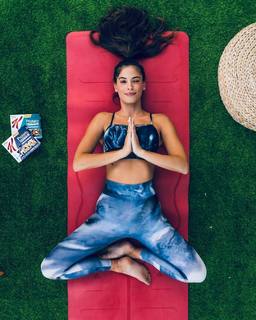 Christina Bompa feet photo thumbnail