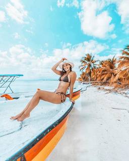 Christina Bompa feet photo thumbnail