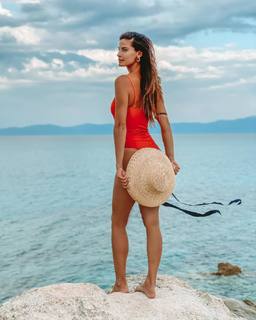 Christina Bompa feet photo thumbnail