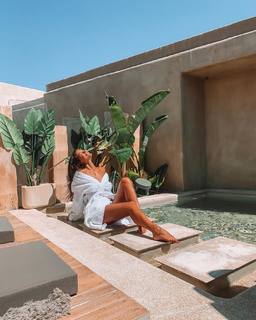 Christina Bompa feet photo thumbnail