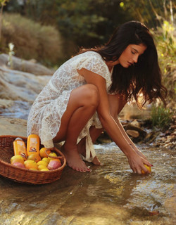 Christina Bompa feet photo thumbnail