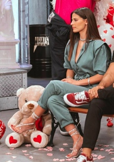Christina Bompa feet photo thumbnail