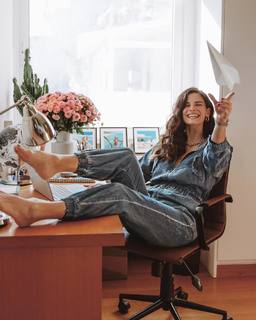 Christina Bompa feet photo thumbnail