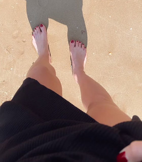 Christina Bompa feet photo thumbnail