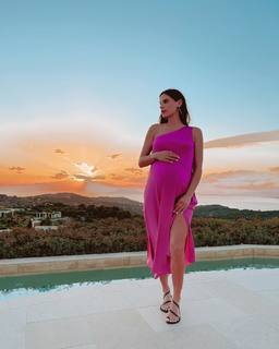 Christina Bompa feet photo thumbnail