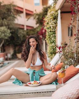 Christina Bompa feet photo thumbnail