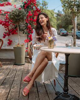 Christina Bompa feet photo thumbnail