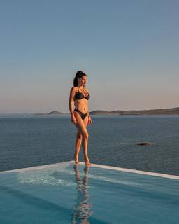 Christina Bompa feet photo thumbnail