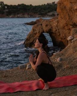 Christina Bompa feet photo thumbnail