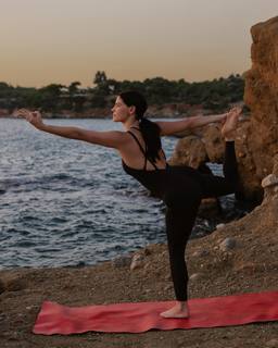 Christina Bompa feet photo thumbnail