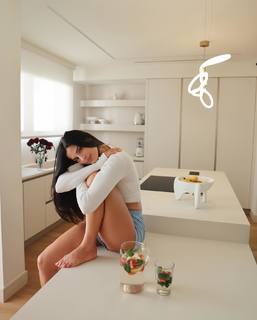 Christina Bompa feet photo thumbnail